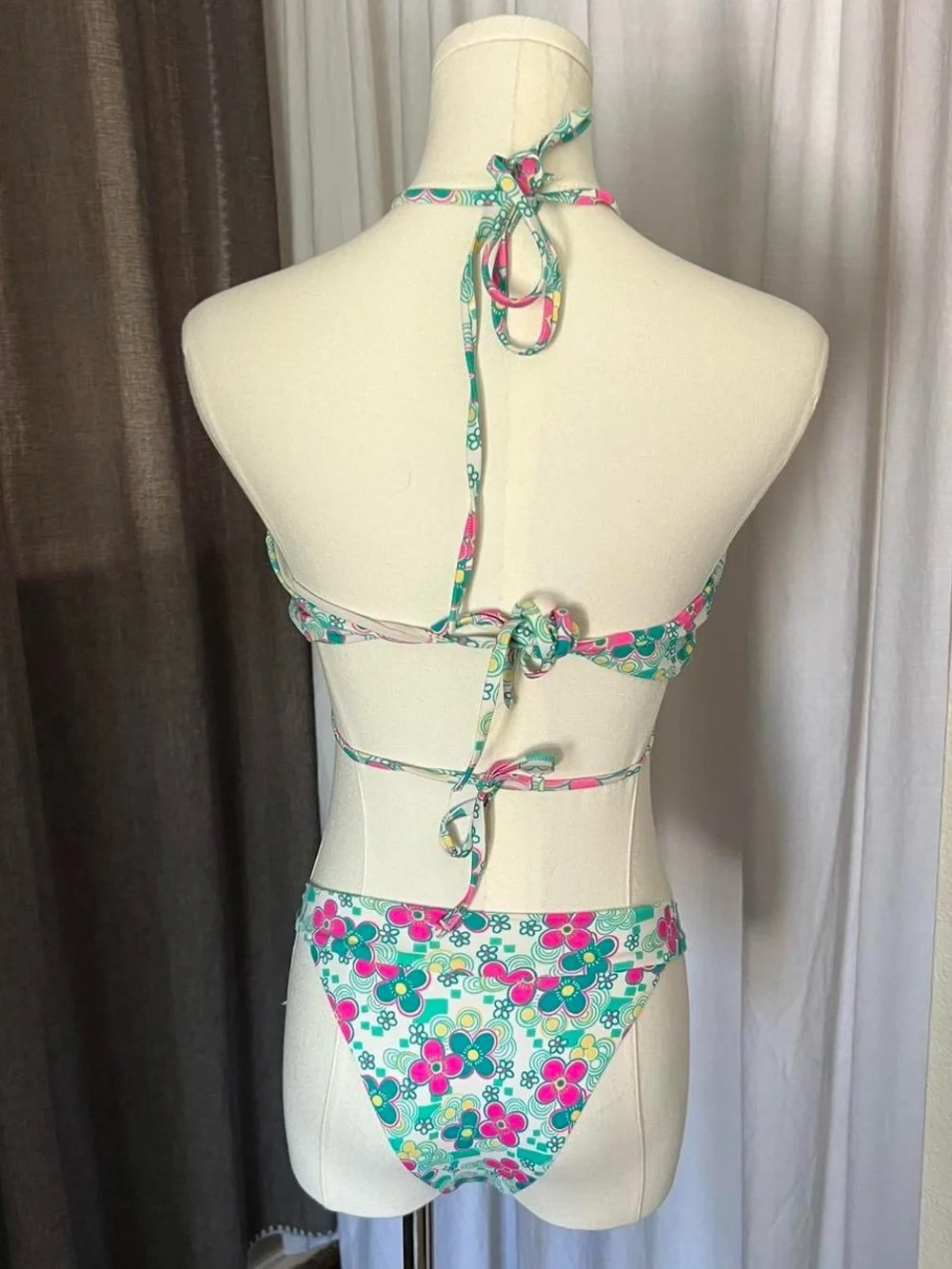 Frankies Bikinis x Naomi Osaka set in Flower Power 🌺